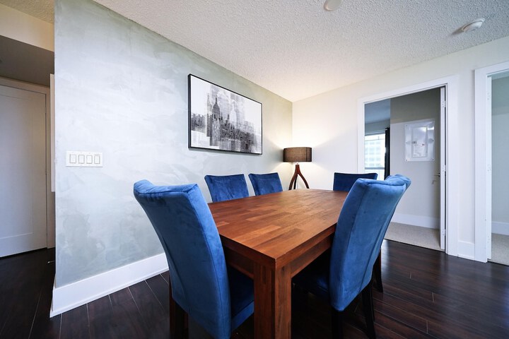 Room 52 of 89