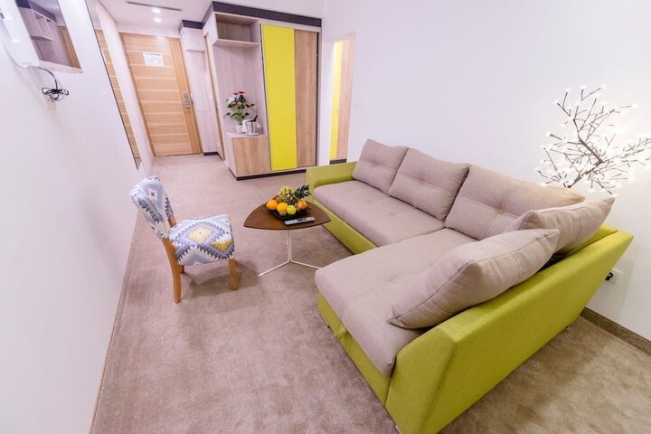 Room 16 of 27