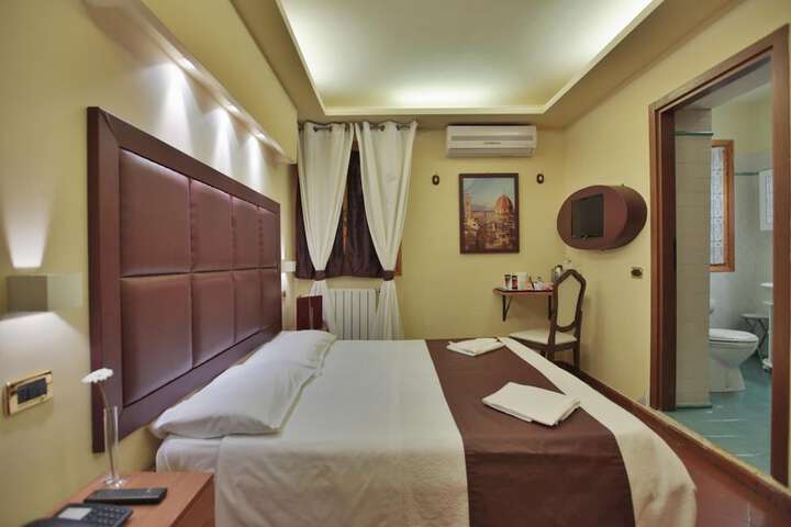 Room 9 of 21
