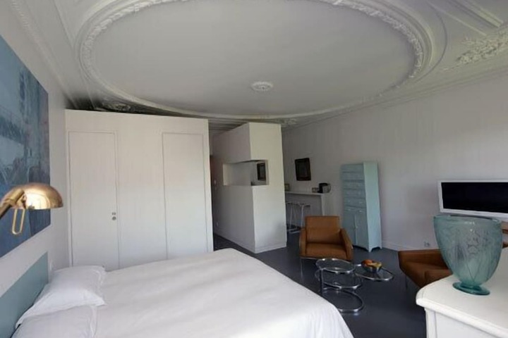 Room 13 of 40