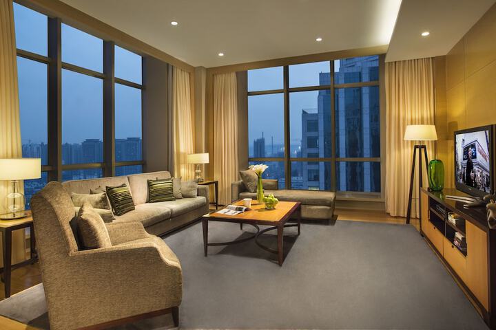 Room 5 of 31