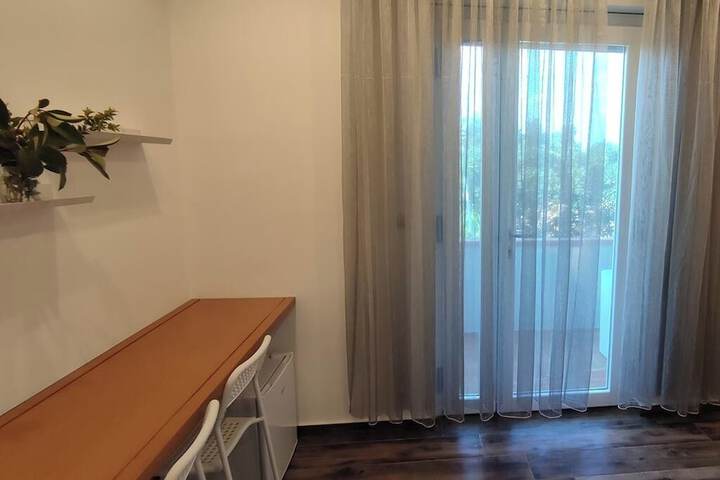 Hotel 2 of 127