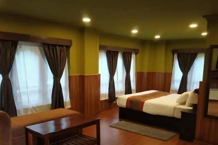 Room 2 of 24