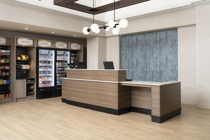 Entrance & Lobby