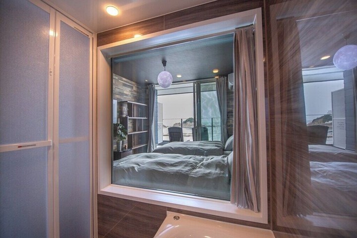 Room 3 of 72