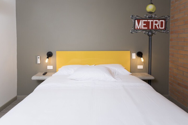 Room 5 of 35