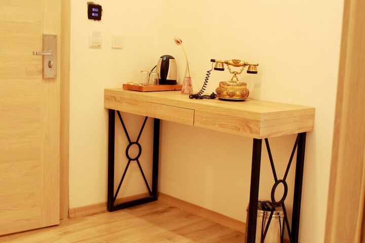 Room 6 of 46