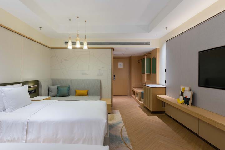 Room 16 of 65