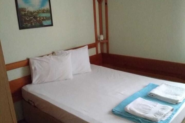 Room 4 of 17