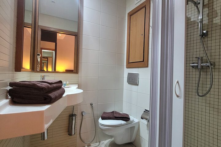 Clean Restrooms