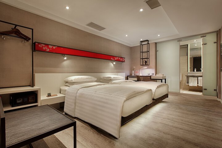 Room 9 of 43
