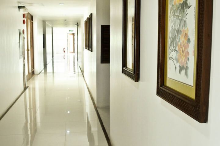 Ballroom/Hall 68 of 72