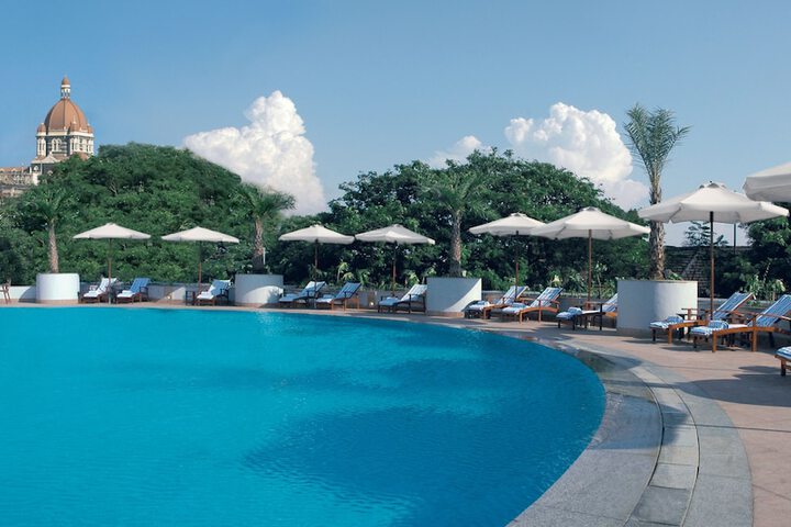 Hotel Pool