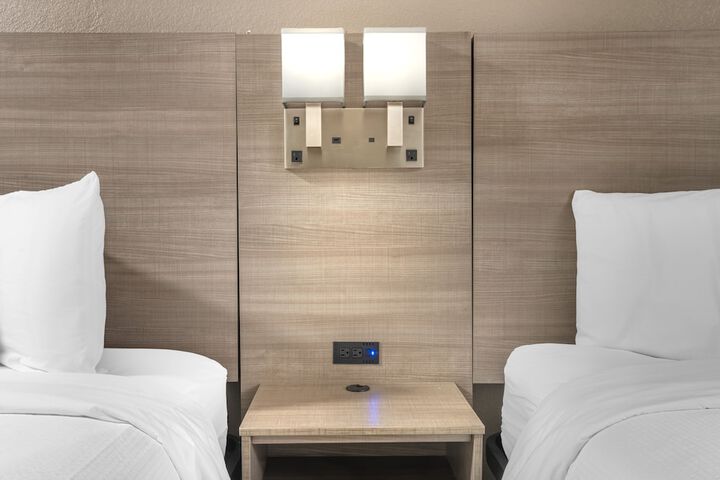 Deluxe 2 Double Beds (6 of 6)