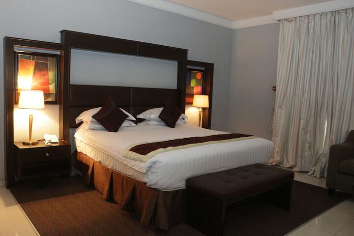 Room 13 of 30