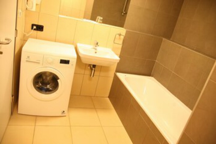 Room 15 of 275