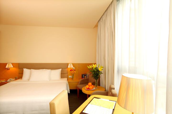 Room 30 of 65