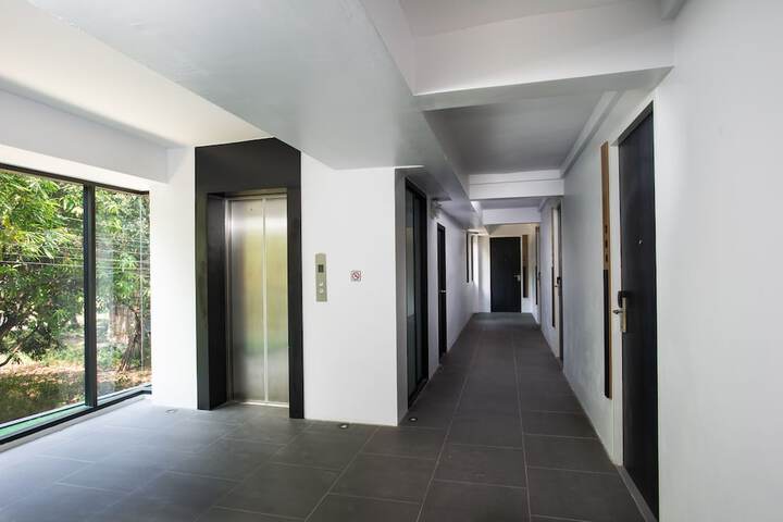 Ballroom/Hall 65 of 77