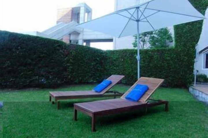 Sundeck 20 of 20