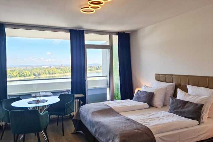 Room 4 of 31
