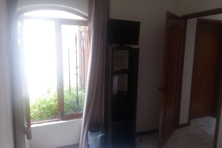 Room 5 of 14