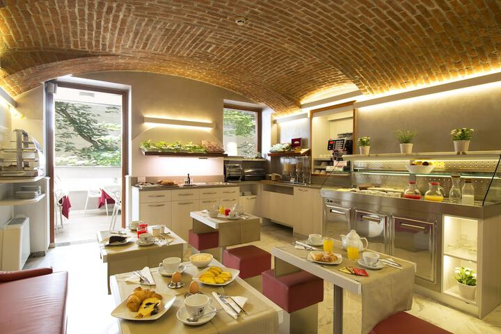 Breakfast area
