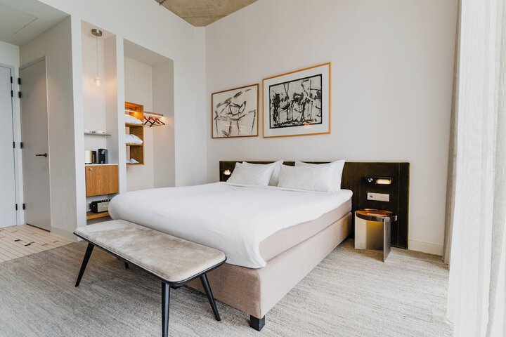 Room 45 of 115