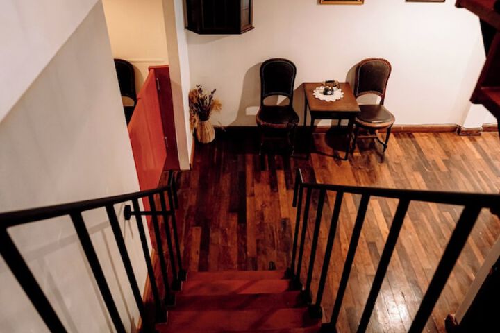 Room 7 of 28