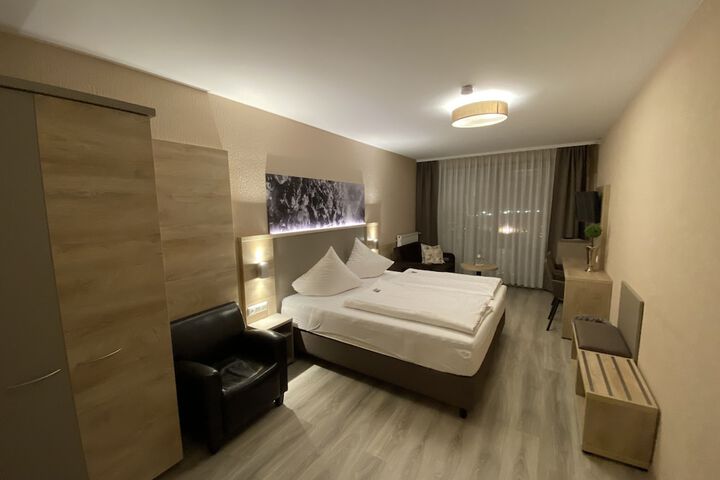 Room 26 of 82