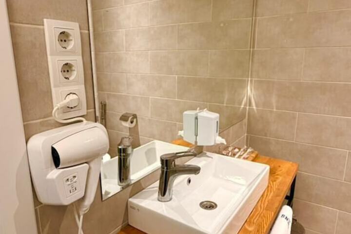 Room 155 of 240