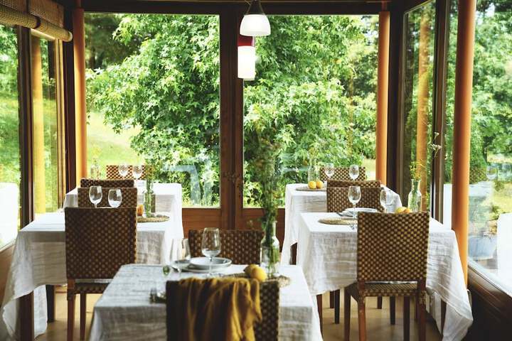 Dining 64 of 77