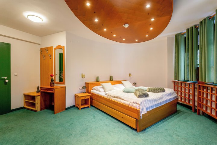 Room 19 of 54