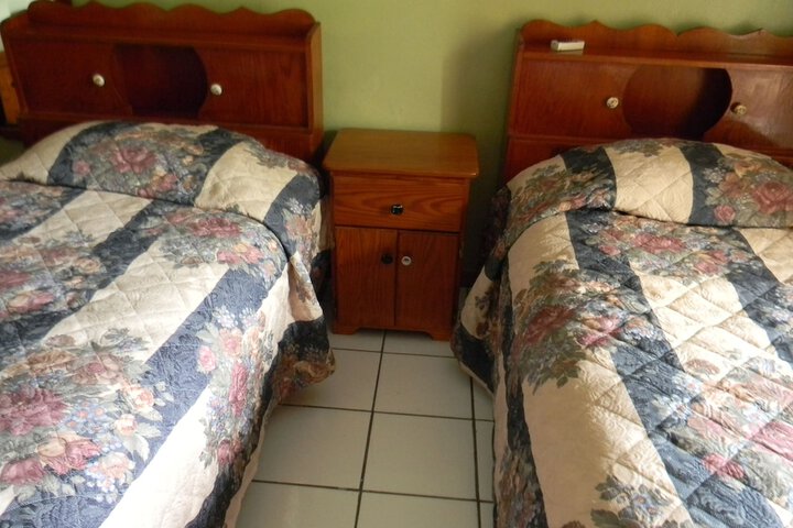 Room 10 of 18