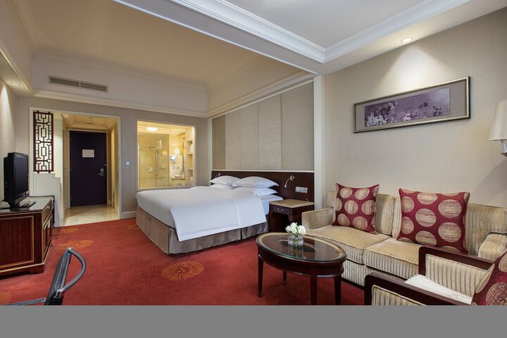 Room 26 of 76