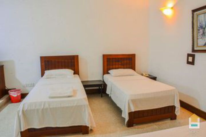 Room 15 of 26
