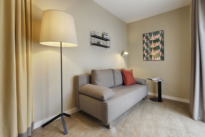 Room 13 of 25