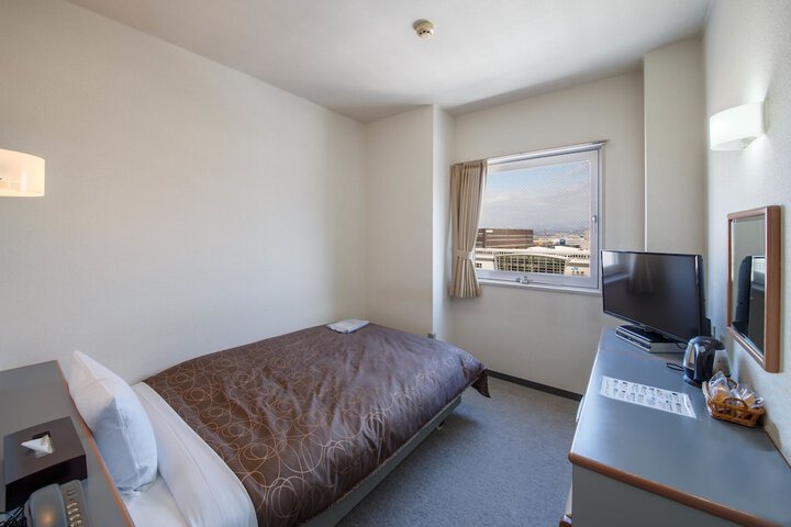 Room 12 of 34