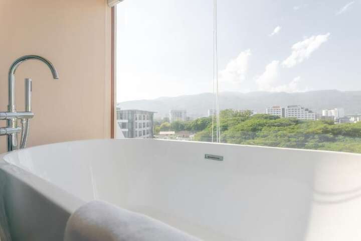 Room 53 of 65