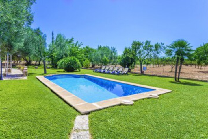 Pool 18 of 25