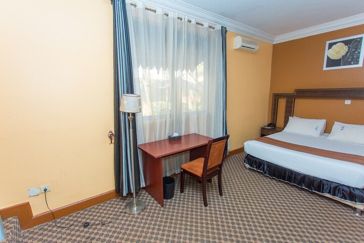 Room 2 of 22