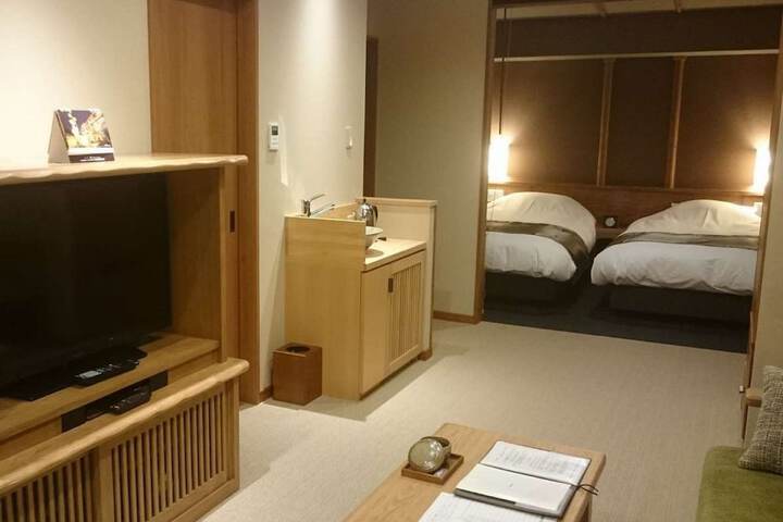 Room 10 of 73