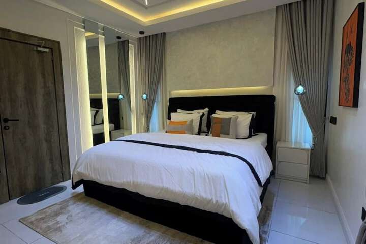 Room 2 of 22