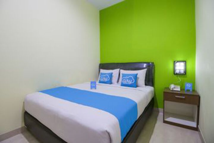 Room 8 of 13