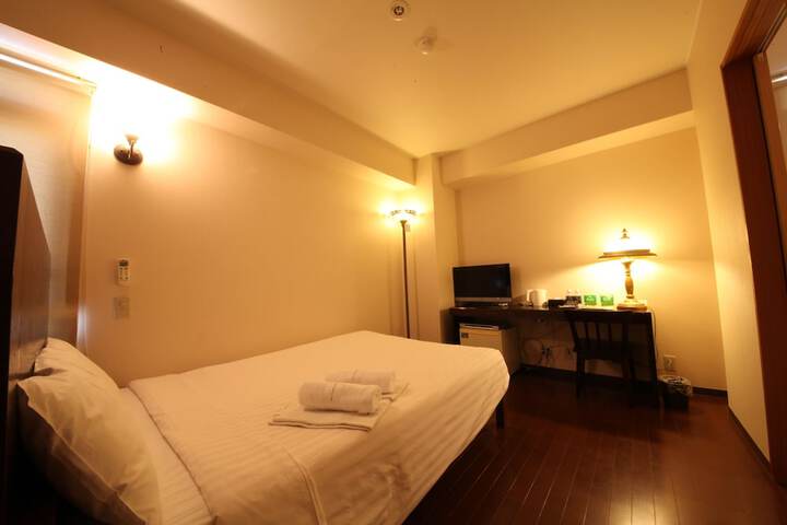 Room 3 of 64