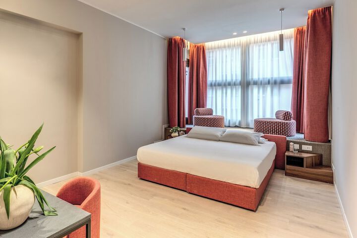 Room 9 of 72