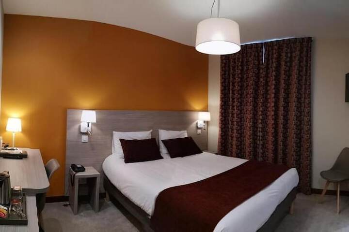 Room 8 of 20