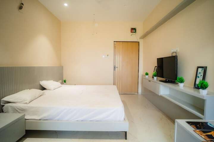Room 5 of 24