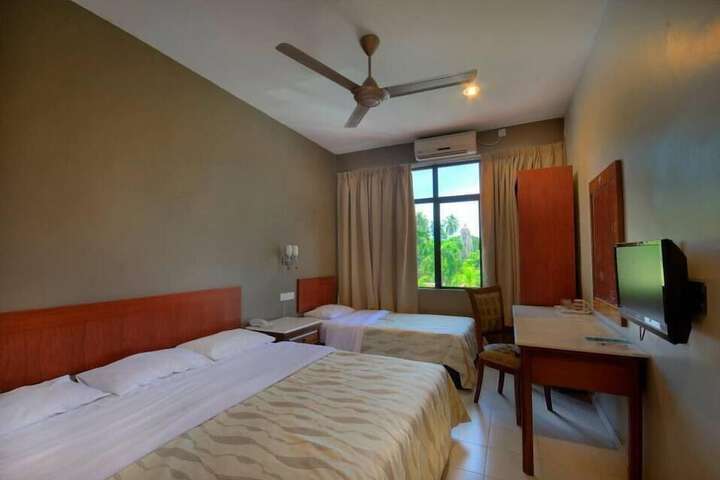 Room 6 of 34