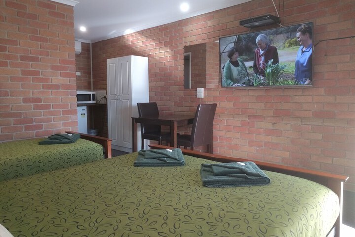 Room 16 of 74