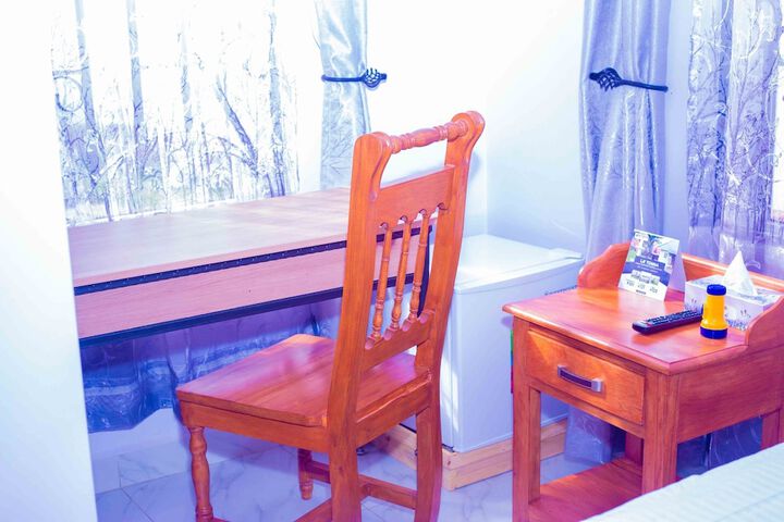 LATONNA SAFARI HOTEL